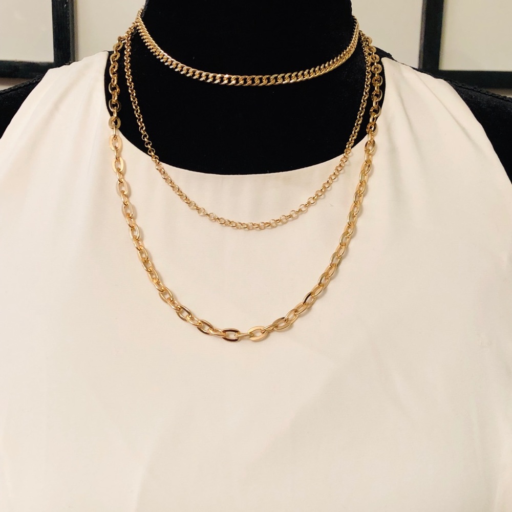Multiple chains Necklace😍 - Picture 2 of 4